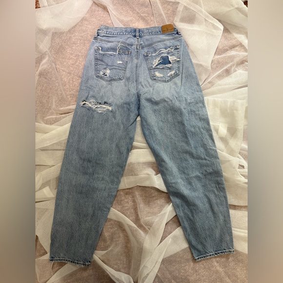 Relaxed Ripped Mom Jean - Picture 2 of 2